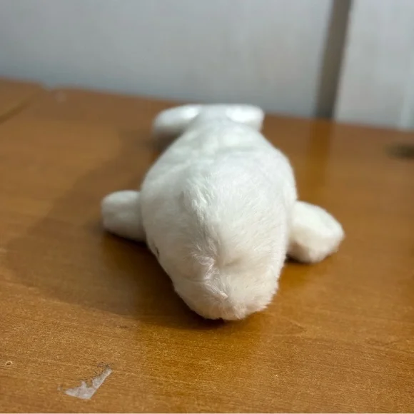 Vintage 1990s beluga whale from the petting zoo stuffed animal - Picture 2 of 6